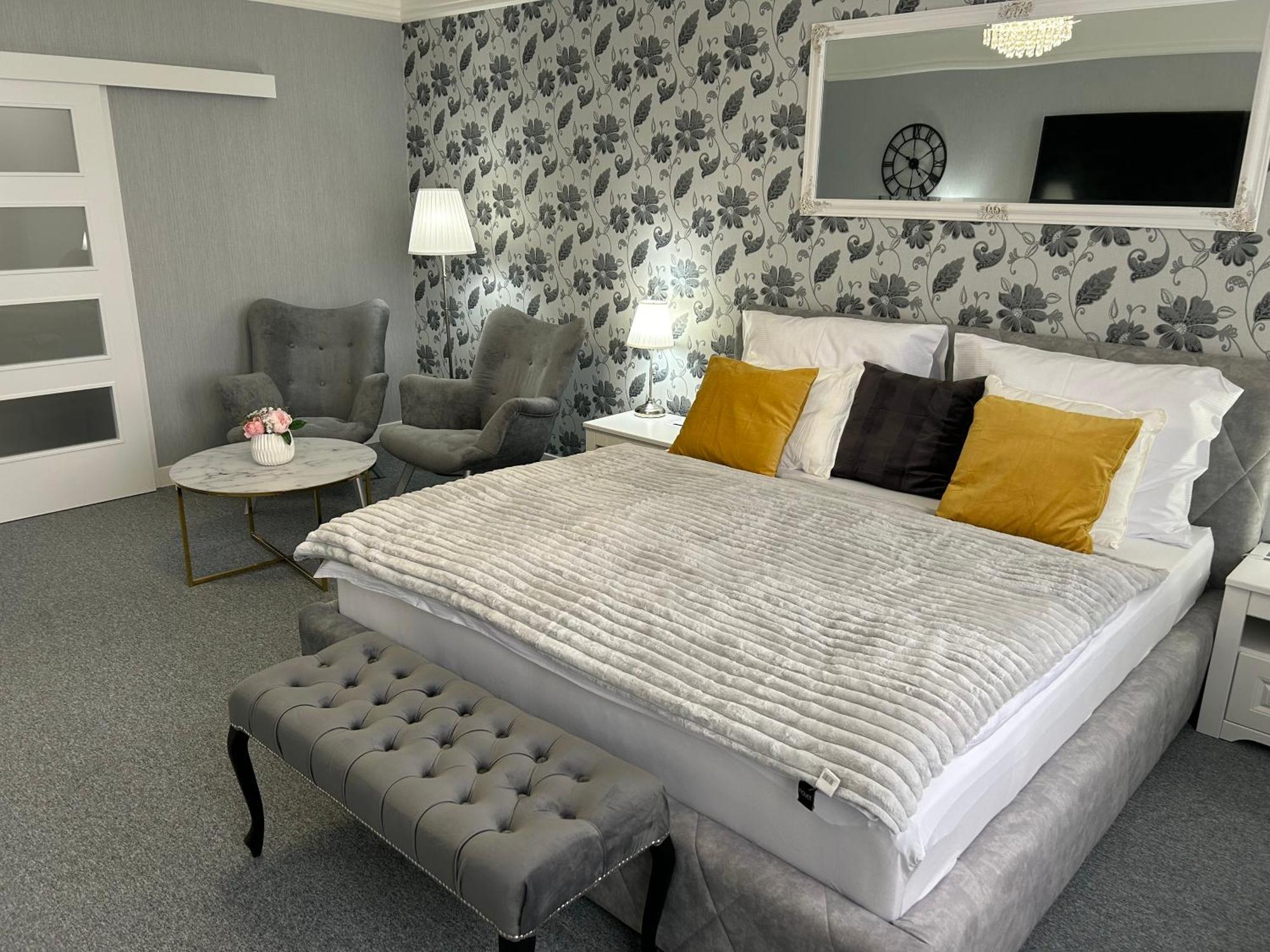 Efipa Glamour Apartments Pilzno Zewnętrze zdjęcie